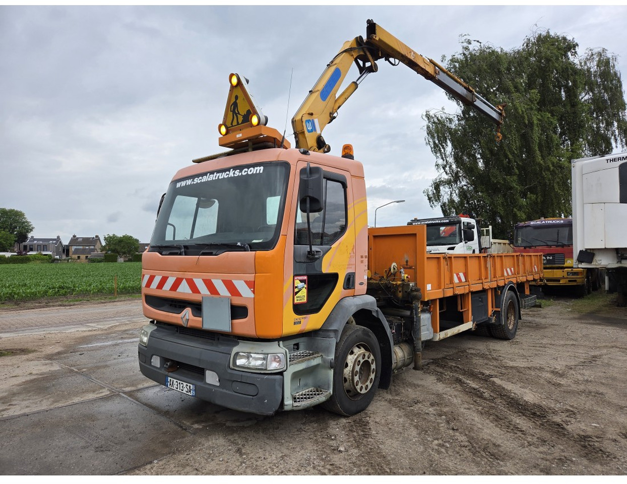 Renault Premium 300 MECHANICAL PUMP OPEN BOX COMPRESSOR CRANE EFFER 140/2S - Flakbil, Kranbil: bild 1 Renault Premium 300 MECHANICAL PUMP OPEN BOX COMPRESSOR CRANE EFFER 140/2S - Flakbil, Kranbil: bild 1