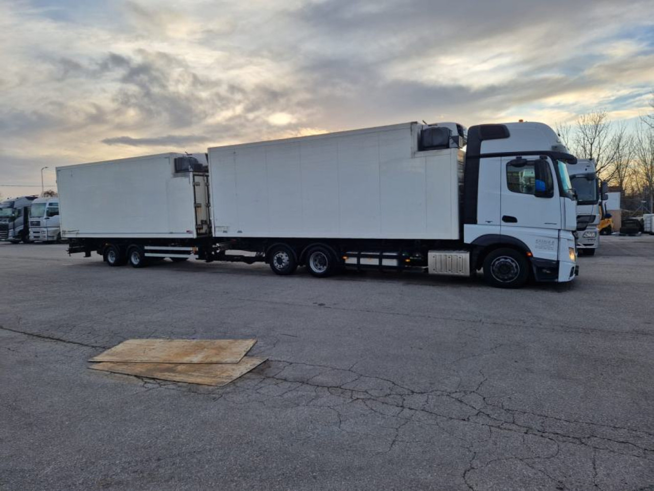 MERCEDES-BENZ Actros 25.480 - Kylbil: bild 2 MERCEDES-BENZ Actros 25.480 - Kylbil: bild 2