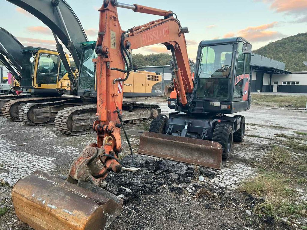 Doosan S55W-V Plus, 4800hours - Grävmaskin på däck: bild 1 Doosan S55W-V Plus, 4800hours - Grävmaskin på däck: bild 1