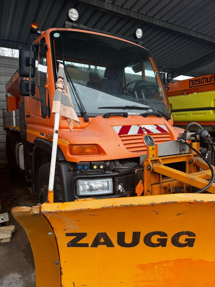 Unimog U400 4x4, Winterdienst, Schild+Streuer - Lastbil: bild 5 Unimog U400 4x4, Winterdienst, Schild+Streuer - Lastbil: bild 5