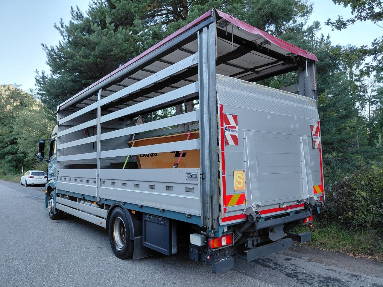 Mercedes-Benz Actros 1836 4x2, E6, Ladebordwand, Fahrschule - Kapellbil: bild 5 Mercedes-Benz Actros 1836 4x2, E6, Ladebordwand, Fahrschule - Kapellbil: bild 5