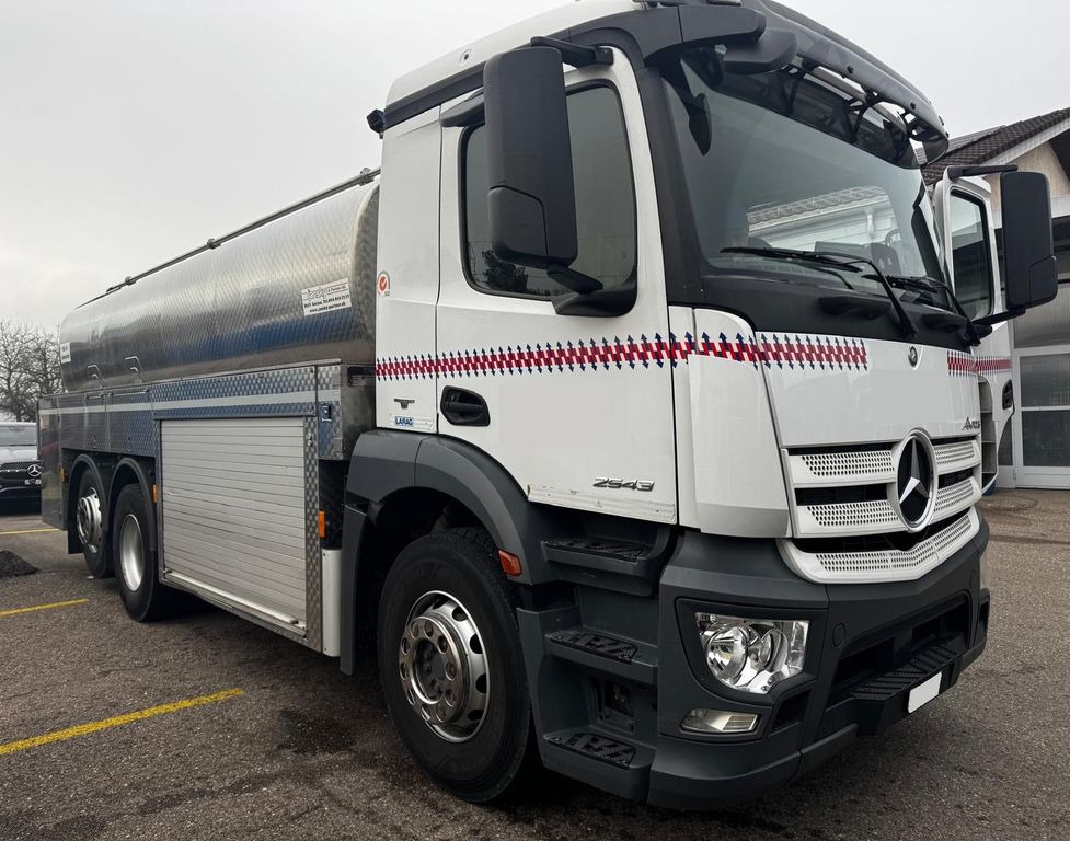 Mercedes-Benz Antos 2543 6x2, E6, Jansky Milchtank 15'800L - Tankbil: bild 1 Mercedes-Benz Antos 2543 6x2, E6, Jansky Milchtank 15'800L - Tankbil: bild 1