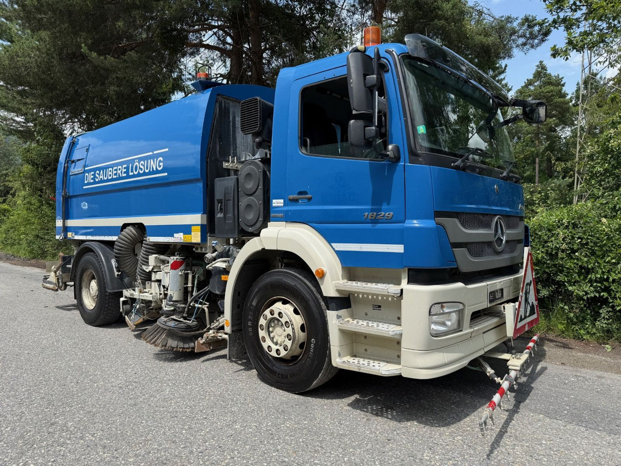 Mercedes-Benz Axor 1829 4x2, E5, EPS, RHD, Faun Kehrmaschine - Sopmaskin: bild 3 Mercedes-Benz Axor 1829 4x2, E5, EPS, RHD, Faun Kehrmaschine - Sopmaskin: bild 3