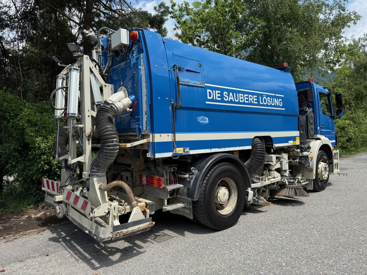 Mercedes-Benz Axor 1829 4x2, E5, EPS, RHD, Faun Kehrmaschine - Sopmaskin: bild 4 Mercedes-Benz Axor 1829 4x2, E5, EPS, RHD, Faun Kehrmaschine - Sopmaskin: bild 4