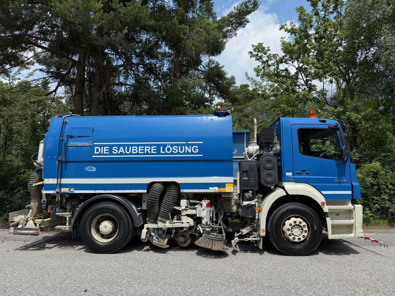 Mercedes-Benz Axor 1829 4x2, E5, EPS, RHD, Faun Kehrmaschine - Sopmaskin: bild 5 Mercedes-Benz Axor 1829 4x2, E5, EPS, RHD, Faun Kehrmaschine - Sopmaskin: bild 5