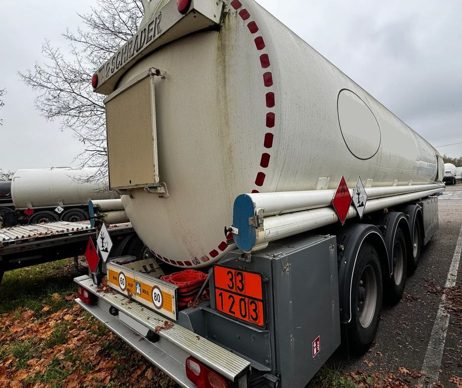 Schrader ADR, Treibstoff Diesel/Benzin, 4 Kammern, Sening - Tanktrailer: bild 2 Schrader ADR, Treibstoff Diesel/Benzin, 4 Kammern, Sening - Tanktrailer: bild 2