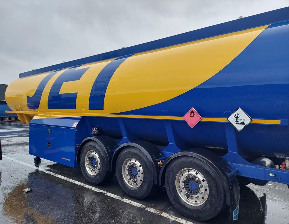 Schwarzmüller Schwingenschlögel,ADR,Diesel/Benzin, 5 Kammern - Tanktrailer: bild 1 Schwarzmüller Schwingenschlögel,ADR,Diesel/Benzin, 5 Kammern - Tanktrailer: bild 1