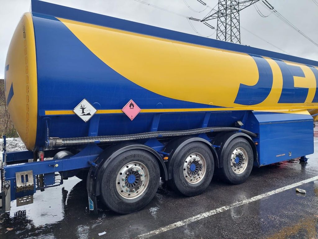 Schwarzmüller Schwingenschlögel,ADR,Diesel/Benzin, 5 Kammern - Tanktrailer: bild 3 Schwarzmüller Schwingenschlögel,ADR,Diesel/Benzin, 5 Kammern - Tanktrailer: bild 3