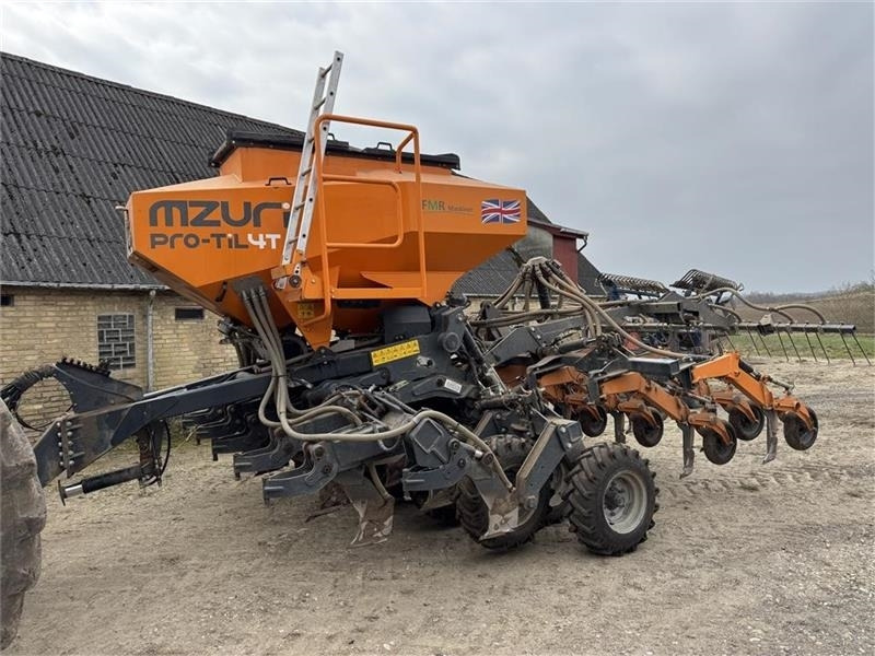 Mzuri Pro-Till 4T Med en del extra tilbehør/reserv - Såmaskin: bild 1 Mzuri Pro-Till 4T Med en del extra tilbehør/reserv - Såmaskin: bild 1