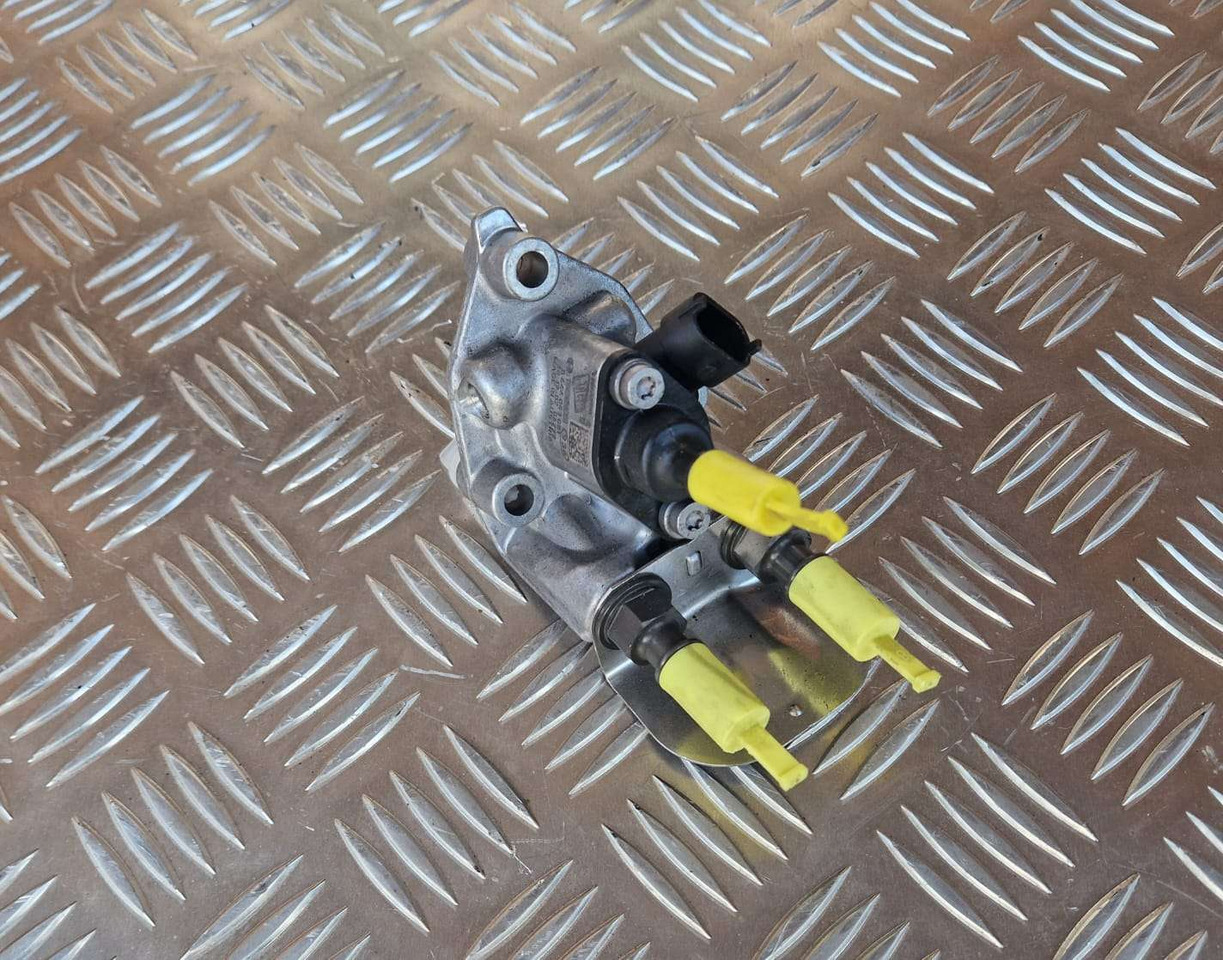 Genuine JCB BOSCH Dosing module 320/A9105 - Motor och reservdelar för Byggmaskiner: bild 4 Genuine JCB BOSCH Dosing module 320/A9105 - Motor och reservdelar för Byggmaskiner: bild 4