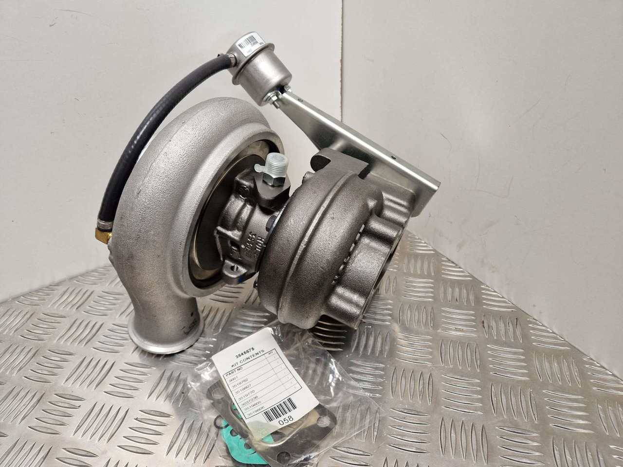 Iveco Generator Turbocharger Holset 4043994 - Motor och reservdelar för Byggmaskiner: bild 3 Iveco Generator Turbocharger Holset 4043994 - Motor och reservdelar för Byggmaskiner: bild 3