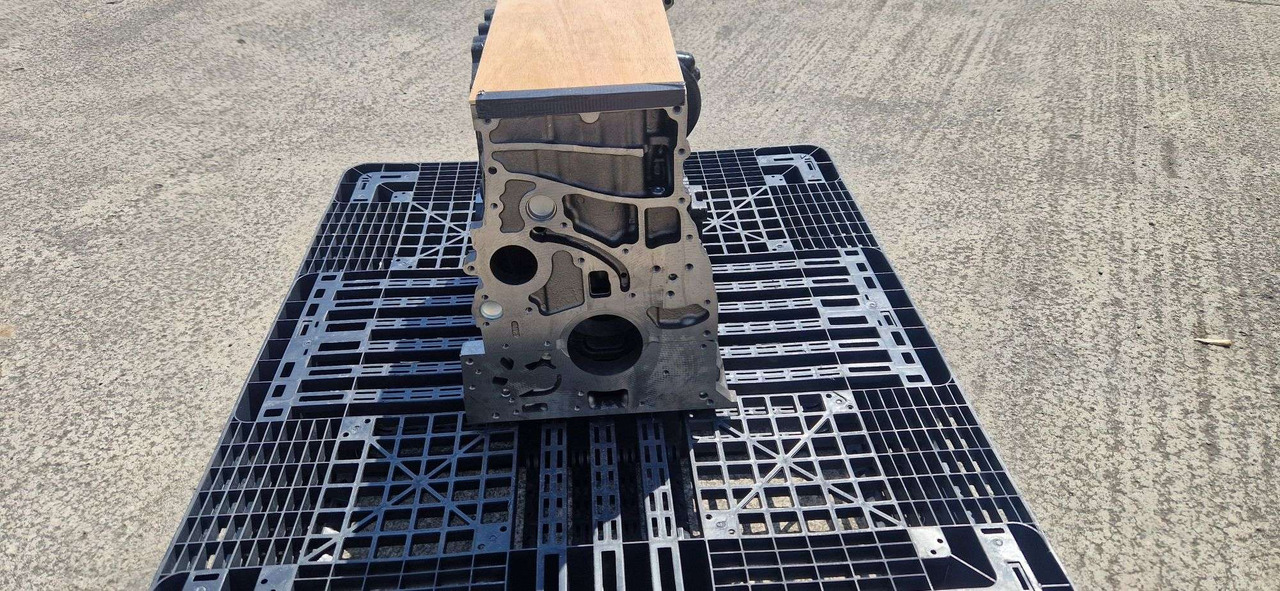 JCB 320/01606 Genuine block bedplate assembly T2 - Motor för Byggmaskiner: bild 4 JCB 320/01606 Genuine block bedplate assembly T2 - Motor för Byggmaskiner: bild 4
