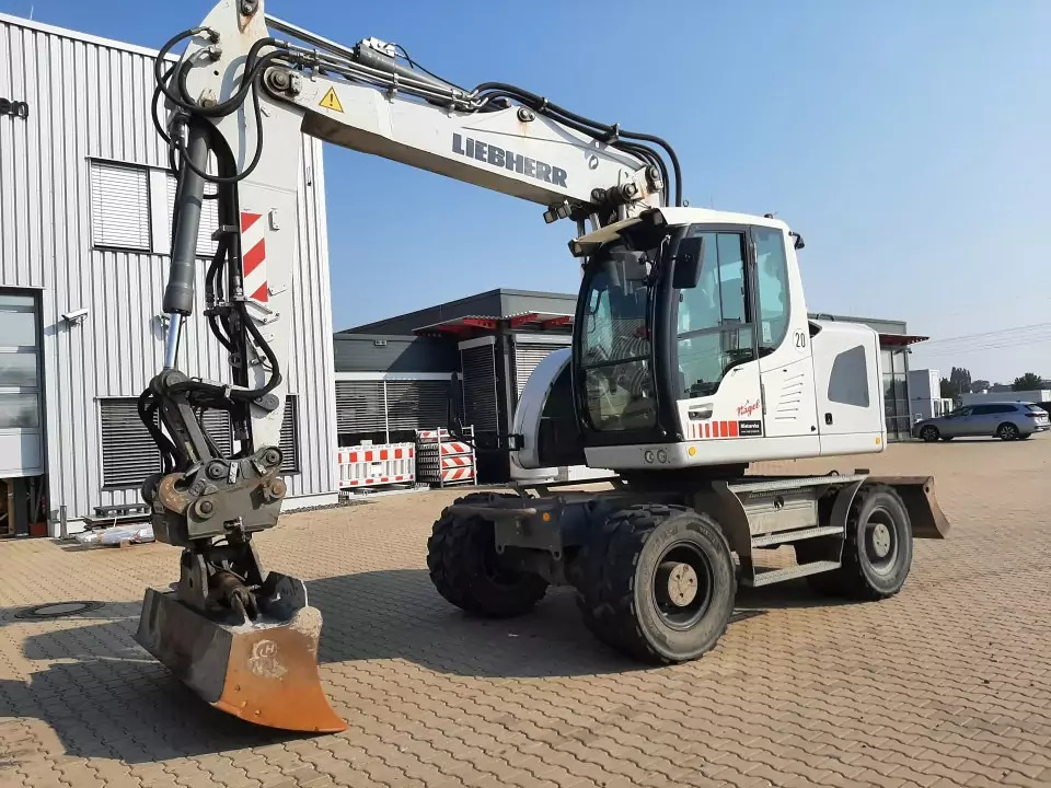 2015 Liebherr A 918Compact - Grävmaskin på däck: bild 1 2015 Liebherr A 918Compact - Grävmaskin på däck: bild 1