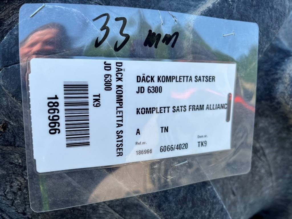 Alliance 480/70R24 till John Deere 6300 - Däck för Lantbruksmaskiner: bild 2 Alliance 480/70R24 till John Deere 6300 - Däck för Lantbruksmaskiner: bild 2