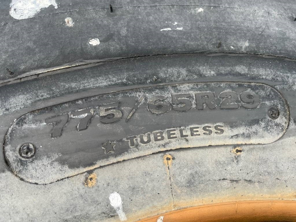 Bridgestone 775 /65 R29 Volvo L180 Wheels - Komplett hjul: bild 2 Bridgestone 775 /65 R29 Volvo L180 Wheels - Komplett hjul: bild 2