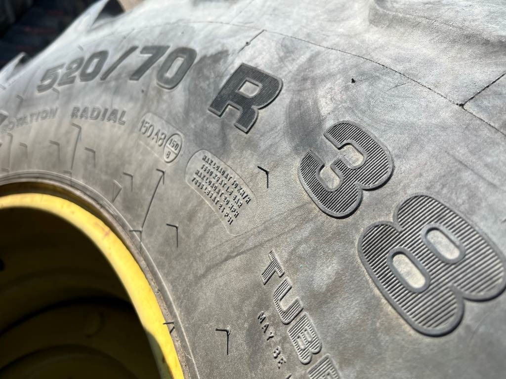Kleber 520/70R38 480/70R24 till JD 6620 - Däck för Lantbruksmaskiner: bild 5 Kleber 520/70R38 480/70R24 till JD 6620 - Däck för Lantbruksmaskiner: bild 5