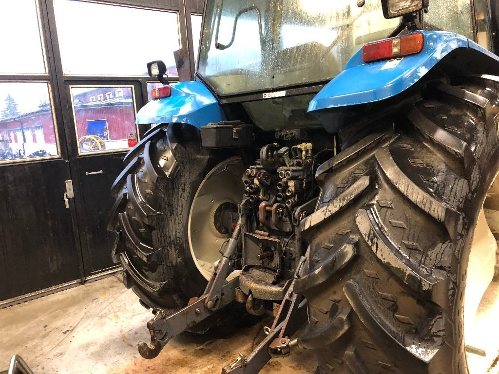 New Holland TS 110 Dismantled: only spare parts - Traktor: bild 3 New Holland TS 110 Dismantled: only spare parts - Traktor: bild 3