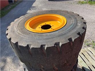 Volvo L50E D C B Wheels Solids / Punkteringsfria 17,5-25 - Däck för Byggmaskiner: bild 1 Volvo L50E D C B Wheels Solids / Punkteringsfria 17,5-25 - Däck för Byggmaskiner: bild 1