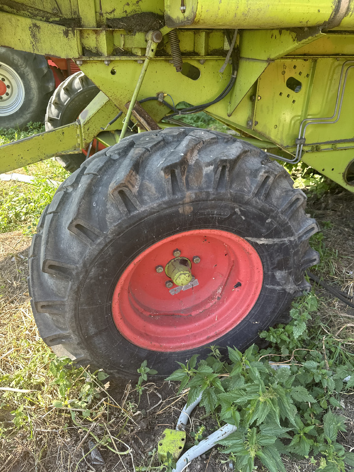 Claas Dominator koła kompletne tylne 24 cale - Komplett hjul för Lantbruksmaskiner: bild 1 Claas Dominator koła kompletne tylne 24 cale - Komplett hjul för Lantbruksmaskiner: bild 1