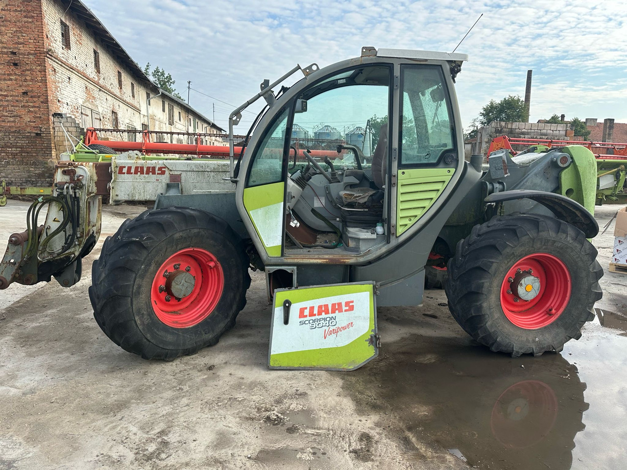 Claas Scorpion 9040 Variopower - błotnik błotniki - Vinge för Teleskoplastar: bild 1 Claas Scorpion 9040 Variopower - błotnik błotniki - Vinge för Teleskoplastar: bild 1