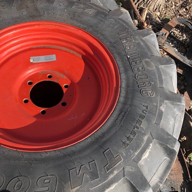 Felga GKN W12x24 koło 380/85 R24 - Komplett hjul för Byggmaskiner: bild 1 Felga GKN W12x24 koło 380/85 R24 - Komplett hjul för Byggmaskiner: bild 1