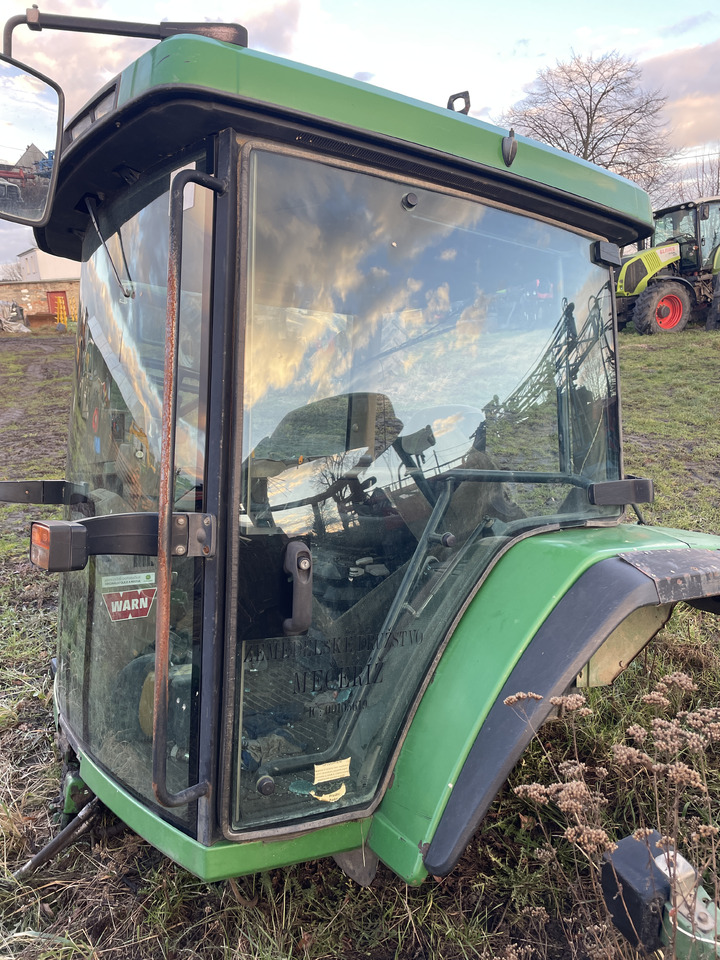 John Deere 8210 - kabina dach fotel błotniki plastiki lampy - Hytt för Lantbruksmaskiner: bild 1 John Deere 8210 - kabina dach fotel błotniki plastiki lampy - Hytt för Lantbruksmaskiner: bild 1