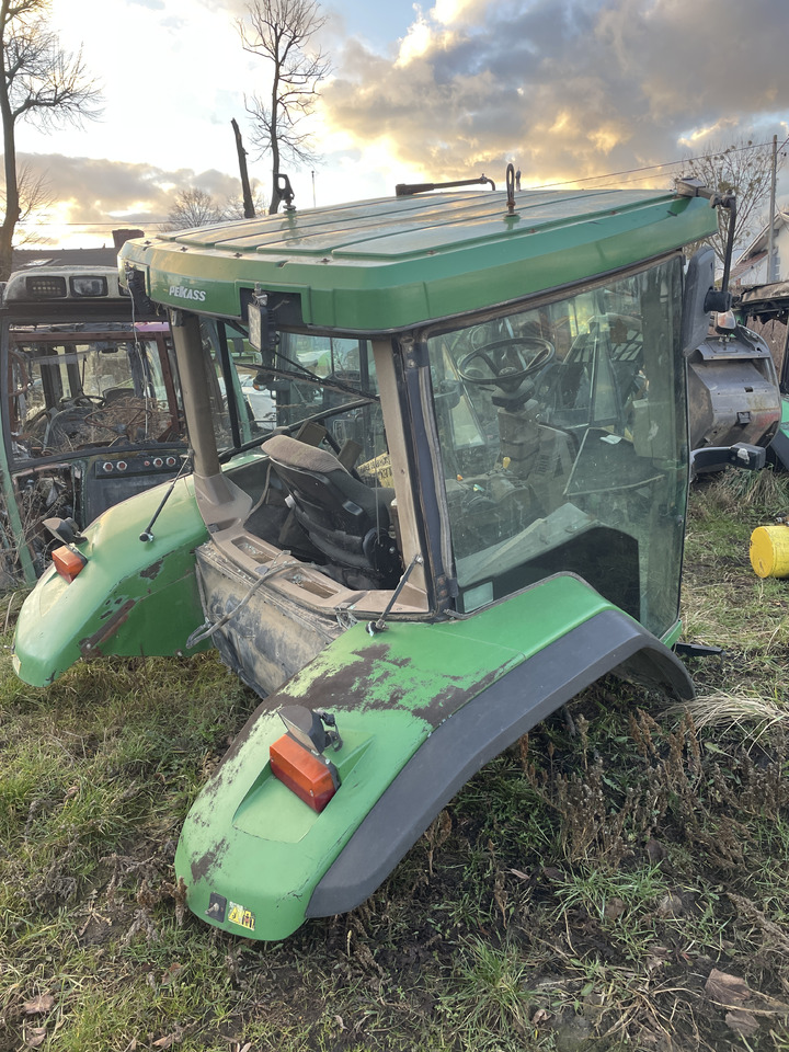 John Deere 8210 - kabina dach fotel błotniki plastiki lampy - Hytt för Lantbruksmaskiner: bild 5 John Deere 8210 - kabina dach fotel błotniki plastiki lampy - Hytt för Lantbruksmaskiner: bild 5