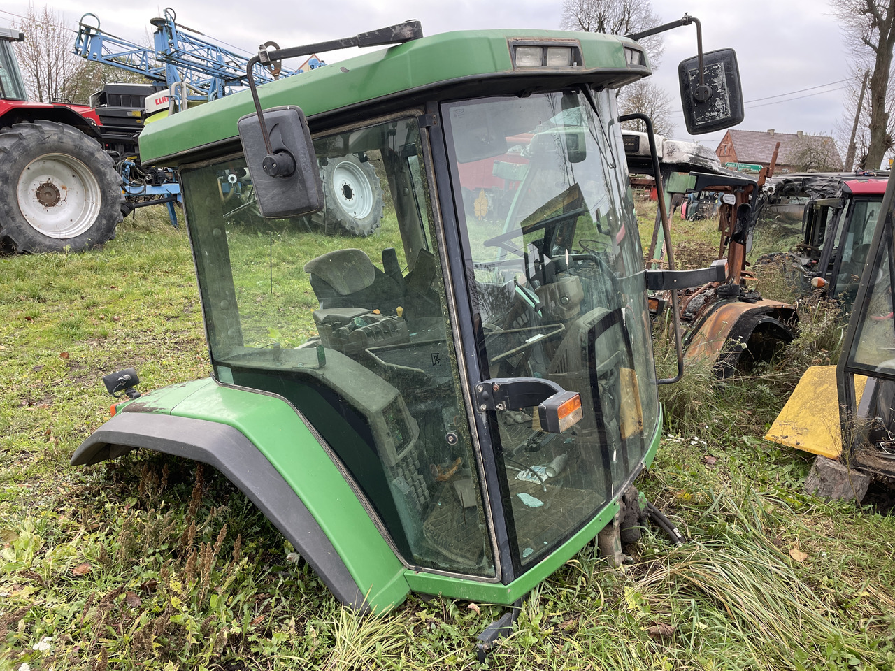 John Deere 8210 - kabina dach plastiki lusterko - Hytt för Traktor: bild 1 John Deere 8210 - kabina dach plastiki lusterko - Hytt för Traktor: bild 1