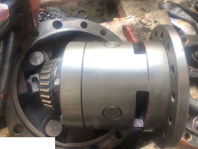 Manitou 626 - Mechanizm Róźnicowy Clark Hurth - Differential för Lantbruksmaskiner: bild 2 Manitou 626 - Mechanizm Róźnicowy Clark Hurth - Differential för Lantbruksmaskiner: bild 2
