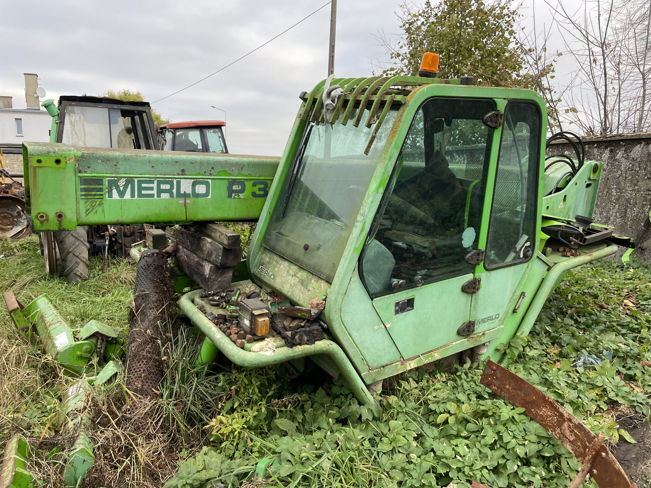 Merlo P35.13 - części - maszt rama kabina drzwi szyby - Dörr och reservdelar för Lantbruksmaskiner: bild 1 Merlo P35.13 - części - maszt rama kabina drzwi szyby - Dörr och reservdelar för Lantbruksmaskiner: bild 1