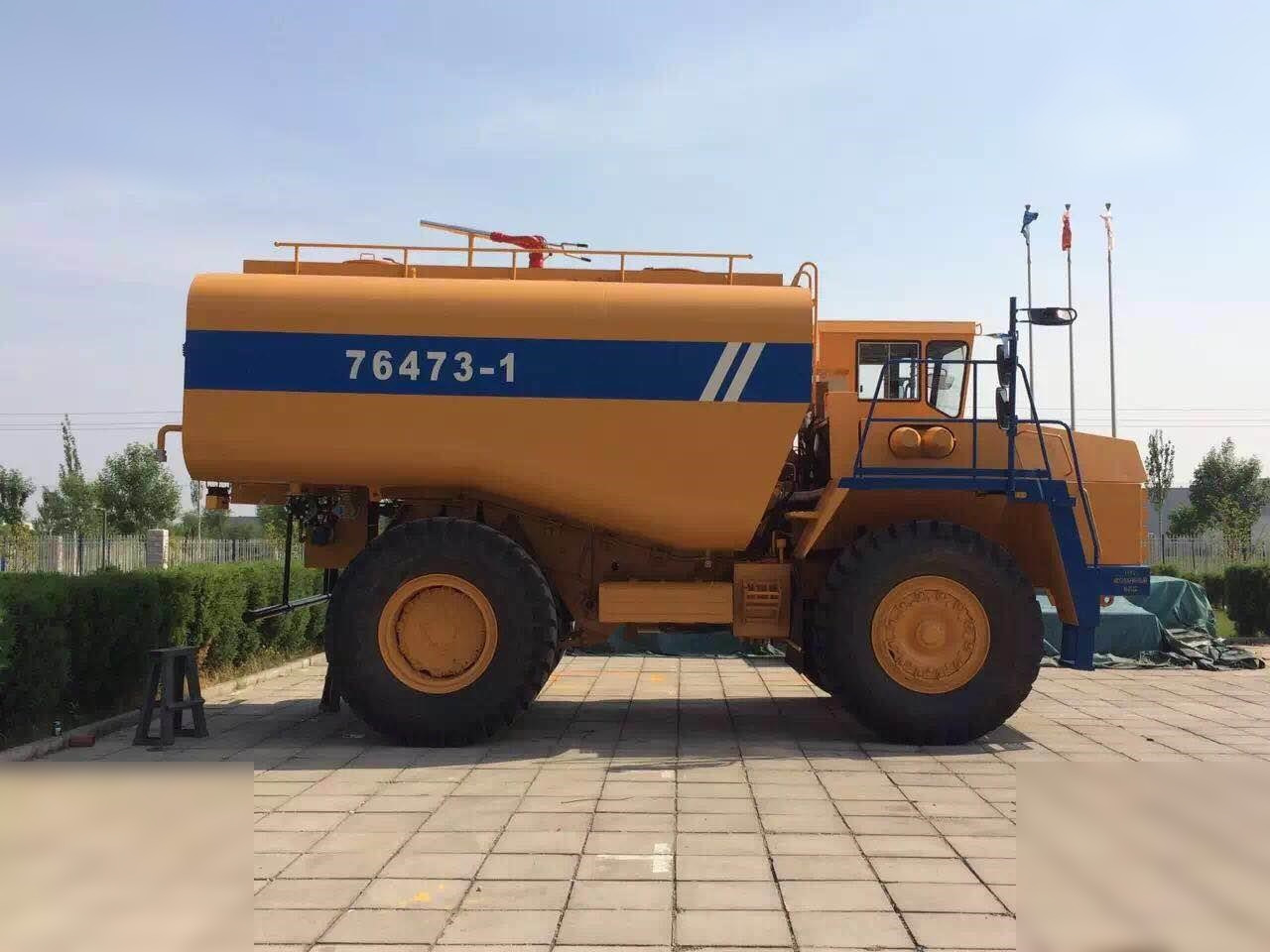 2000 BELAZ 75473 - Terränggående truck: bild 1 2000 BELAZ 75473 - Terränggående truck: bild 1