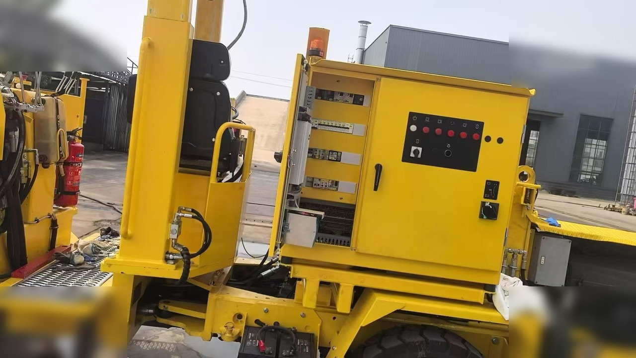 2014 ATLAS COPCO BOOMER 281 - Styrbara borrmaskin: bild 2 2014 ATLAS COPCO BOOMER 281 - Styrbara borrmaskin: bild 2