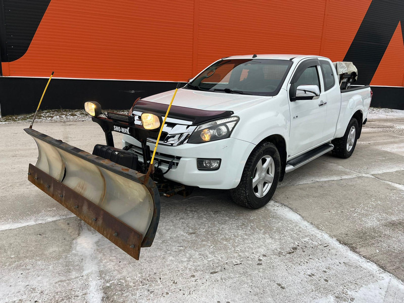 Isuzu D-max 4x4 SNOW PLOW & SPREADER - Personbil: bild 2 Isuzu D-max 4x4 SNOW PLOW & SPREADER - Personbil: bild 2
