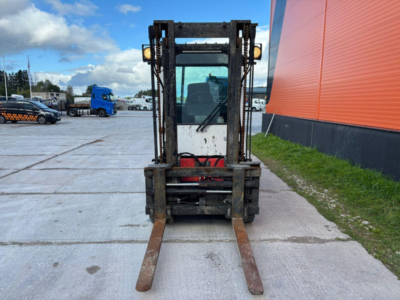 Kalmar DB 4-500 - Dieseltruck: bild 2 Kalmar DB 4-500 - Dieseltruck: bild 2