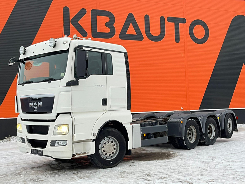 MAN TGX 35.540 8x4*4 9 TON FRONT AXLE / HYDRAULICS / PTO / INTARDER / CHASSIS L=6850 mm - Chassi lastbil: bild 1 MAN TGX 35.540 8x4*4 9 TON FRONT AXLE / HYDRAULICS / PTO / INTARDER / CHASSIS L=6850 mm - Chassi lastbil: bild 1