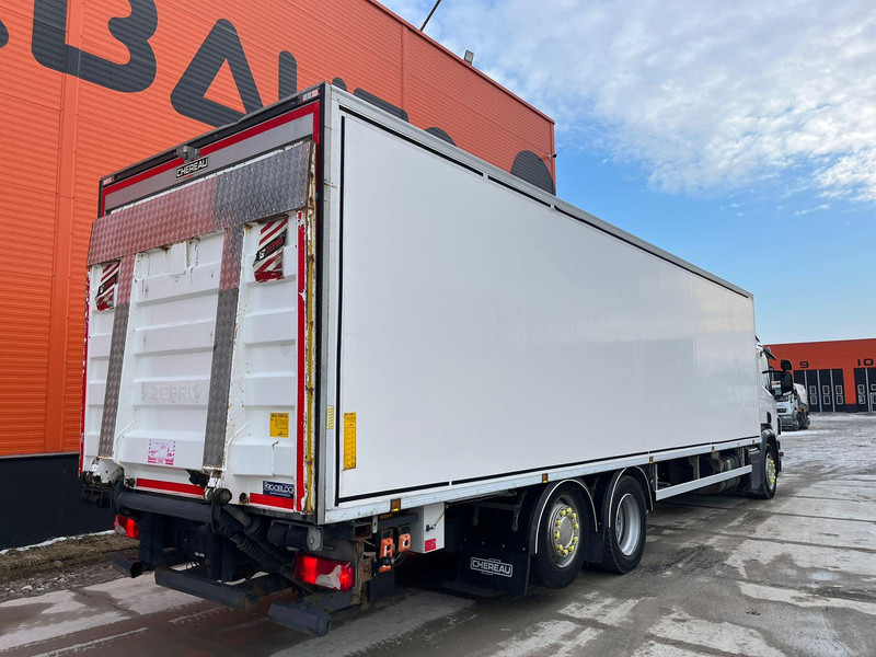 Scania P 320 6x2*4 FRIGOBLOCK EK13U / BOX L=9117 mm - Kylbil lastbil: bild 5 Scania P 320 6x2*4 FRIGOBLOCK EK13U / BOX L=9117 mm - Kylbil lastbil: bild 5