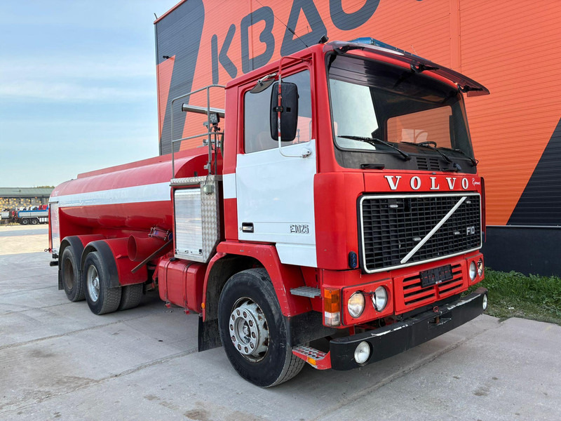 Volvo F 10 6x2 Ruberg / 2700 l/min / tanks 9000 I + 1000 l - Släck/ Räddningsvagn: bild 4 Volvo F 10 6x2 Ruberg / 2700 l/min / tanks 9000 I + 1000 l - Släck/ Räddningsvagn: bild 4