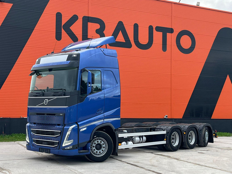 Volvo FH 500 8x4*4 GLOBE XL / RETARDER / CHASSIS L=7589 mm - Chassi lastbil: bild 1 Volvo FH 500 8x4*4 GLOBE XL / RETARDER / CHASSIS L=7589 mm - Chassi lastbil: bild 1