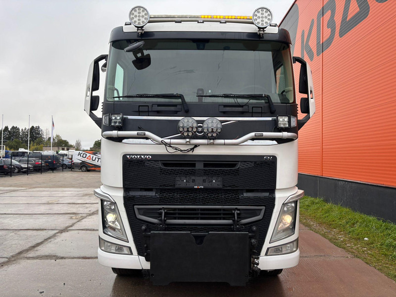 Volvo FH 540 6x4 RETARDER / TANDEM AXLE LIFT / SNOWPLOW EQUIPMENT / BOX L = 4473 mm - Tippbil lastbil: bild 3 Volvo FH 540 6x4 RETARDER / TANDEM AXLE LIFT / SNOWPLOW EQUIPMENT / BOX L = 4473 mm - Tippbil lastbil: bild 3