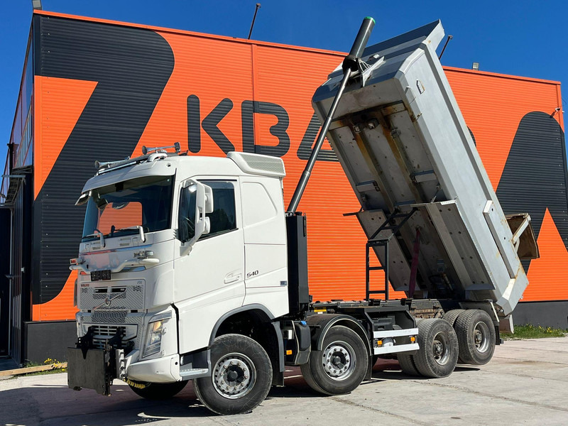 Volvo FH 540 8x4 RETARDER / TANDEM AXLE LIFT / BIG AXLES / BOX L=5704 mm - Tippbil lastbil: bild 2 Volvo FH 540 8x4 RETARDER / TANDEM AXLE LIFT / BIG AXLES / BOX L=5704 mm - Tippbil lastbil: bild 2
