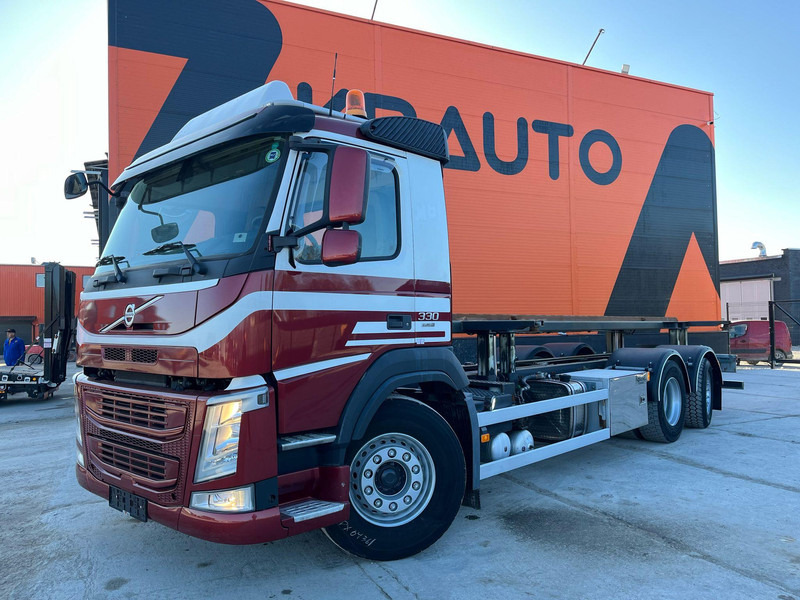 Volvo FM 330 6x2*4 ONLY 57587 km !!! / HYDRAULICS / CHASSIS L=7740 MM - Containerbil/ Växelflak lastbil: bild 2 Volvo FM 330 6x2*4 ONLY 57587 km !!! / HYDRAULICS / CHASSIS L=7740 MM - Containerbil/ Växelflak lastbil: bild 2