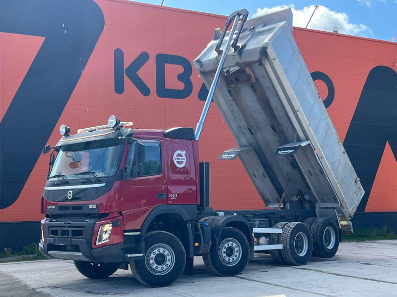 Volvo FMX 540 8x4 RETARDER / TANDEM AXLE LIFT / BIG AXLES - Tippbil lastbil: bild 2 Volvo FMX 540 8x4 RETARDER / TANDEM AXLE LIFT / BIG AXLES - Tippbil lastbil: bild 2
