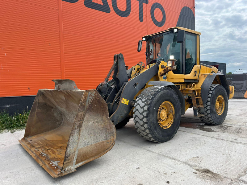 Volvo L 90 F 4x4 CENTRAL LUBRICATION / AC - Hjullastare: bild 2 Volvo L 90 F 4x4 CENTRAL LUBRICATION / AC - Hjullastare: bild 2