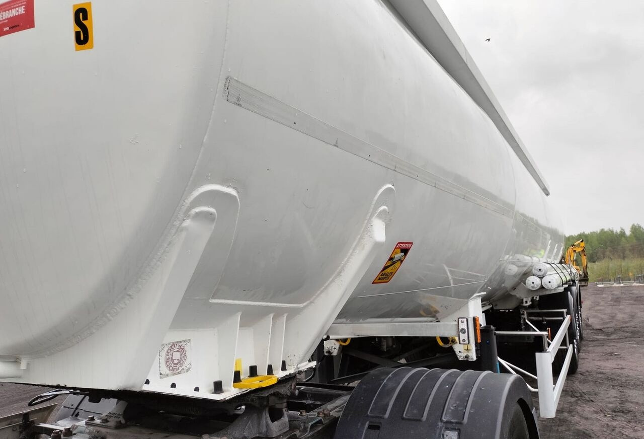 Magyar - Tanktrailer: bild 3 Magyar - Tanktrailer: bild 3