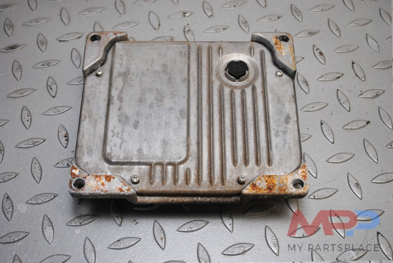 ECU Kubota V2607 - V3800 - Kontrollenhet: bild 2 ECU Kubota V2607 - V3800 - Kontrollenhet: bild 2