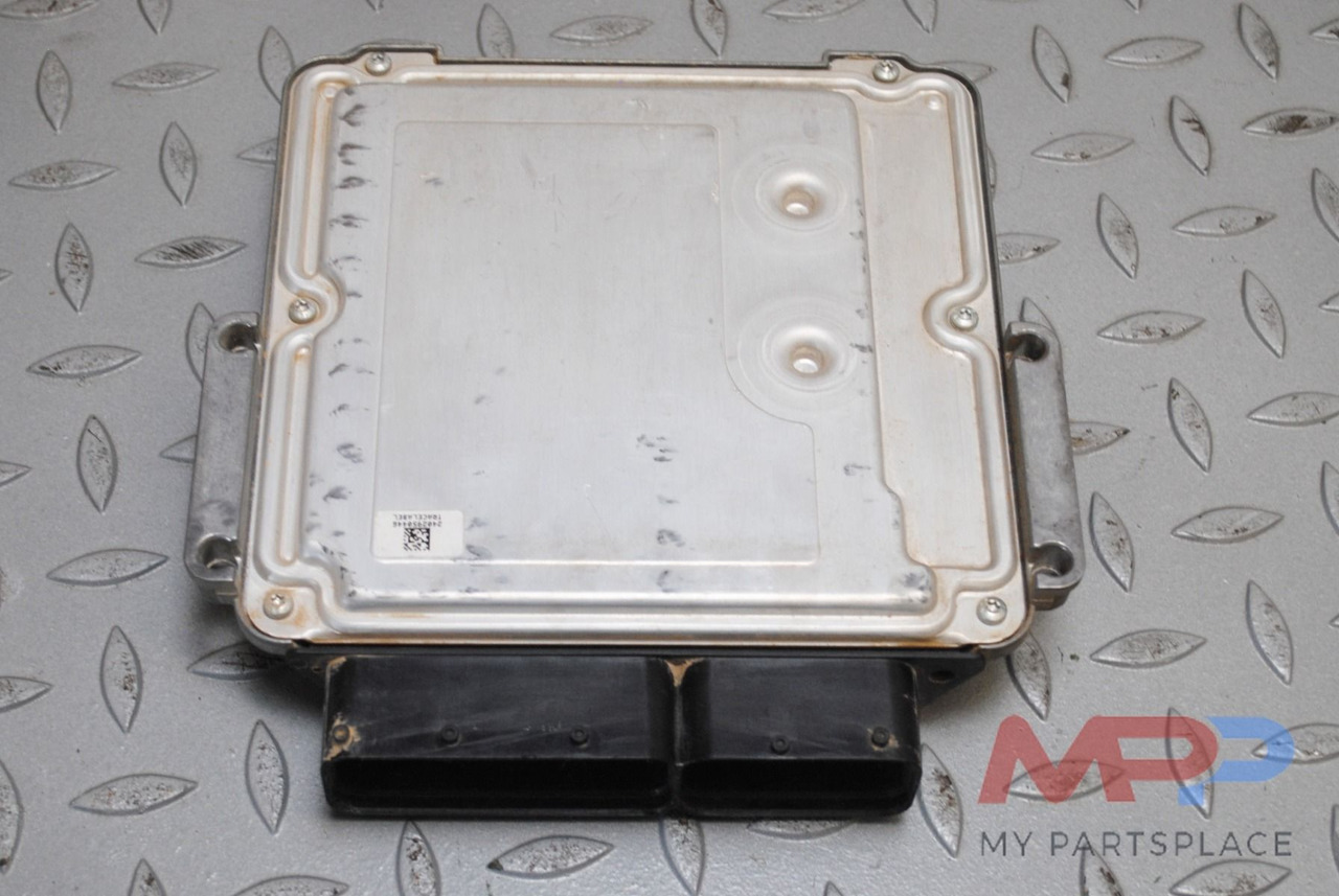 Yanmar Bosch ECU Yanmar 4TNV98CT - Kontrollenhet: bild 1 Yanmar Bosch ECU Yanmar 4TNV98CT - Kontrollenhet: bild 1