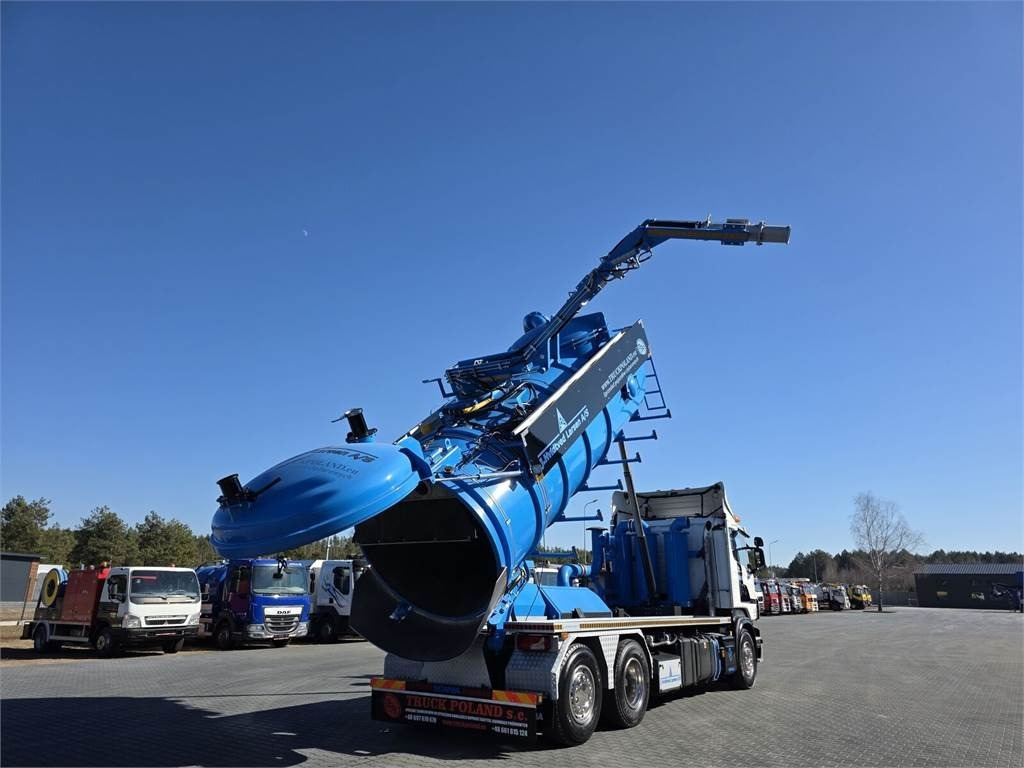 Scania Larsen FlexVac 311 Vacuum suction loader - Grävmaskin: bild 1 Scania Larsen FlexVac 311 Vacuum suction loader - Grävmaskin: bild 1