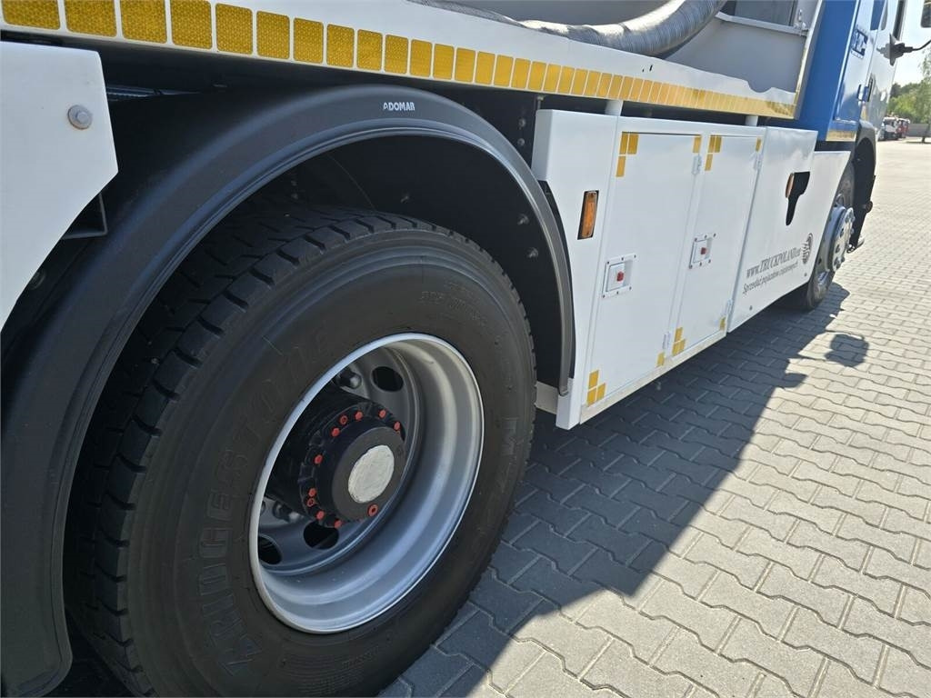 Renault 4x2 WUKO RIVARD for collecting liquid waste - Utility/ Specialfordon: bild 2 Renault 4x2 WUKO RIVARD for collecting liquid waste - Utility/ Specialfordon: bild 2