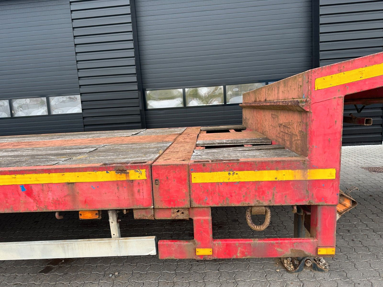 Broshuis 4 achs tieflader / 2 x ausziehbar / 43.650 mm - Låg lastare semitrailer: bild 5 Broshuis 4 achs tieflader / 2 x ausziehbar / 43.650 mm - Låg lastare semitrailer: bild 5