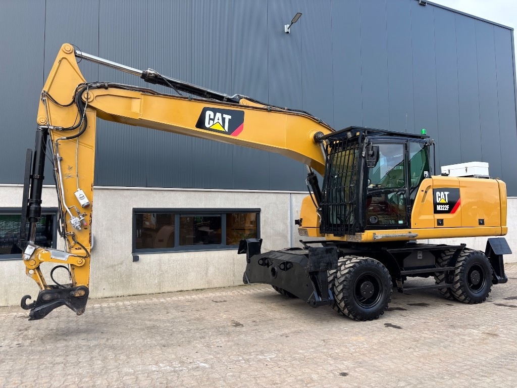 CAT M 322 F - M322 - M 320 - M 318 - Grävmaskin på däck: bild 1 CAT M 322 F - M322 - M 320 - M 318 - Grävmaskin på däck: bild 1